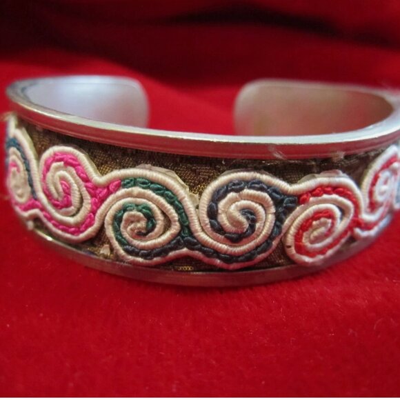 UNISEX ARTIST handmade vintage silver+textile stamped WAVE CUFF BRACELET M- L - Picture 10 of 10